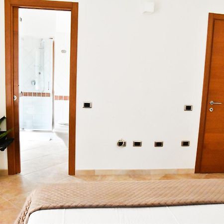 Sunshine Apartment - Appartamento Vicino Al Mare, Cagliari, Sardinia Bagian luar foto