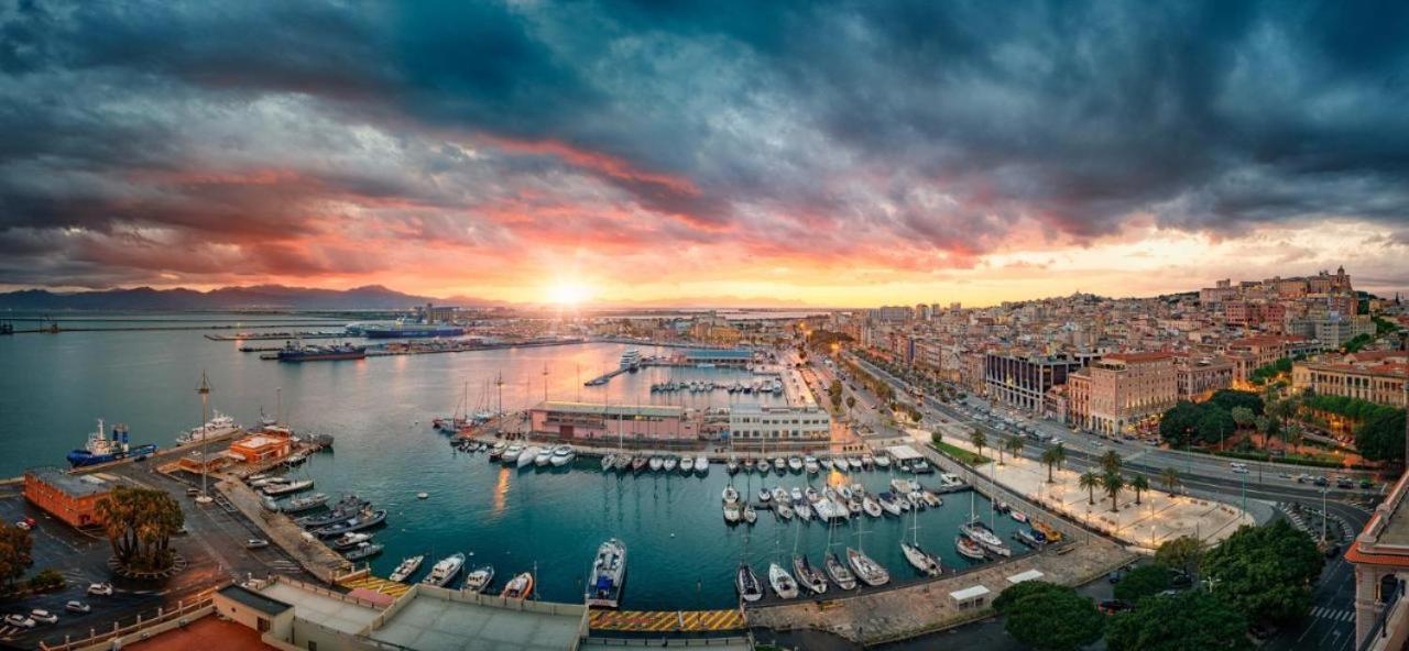 Sunshine Apartment - Appartamento Vicino Al Mare, Cagliari, Sardinia Bagian luar foto