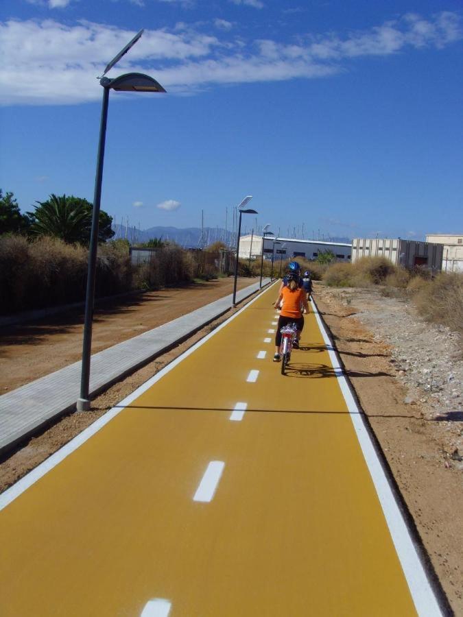 Sunshine Apartment - Appartamento Vicino Al Mare, Cagliari, Sardinia Bagian luar foto